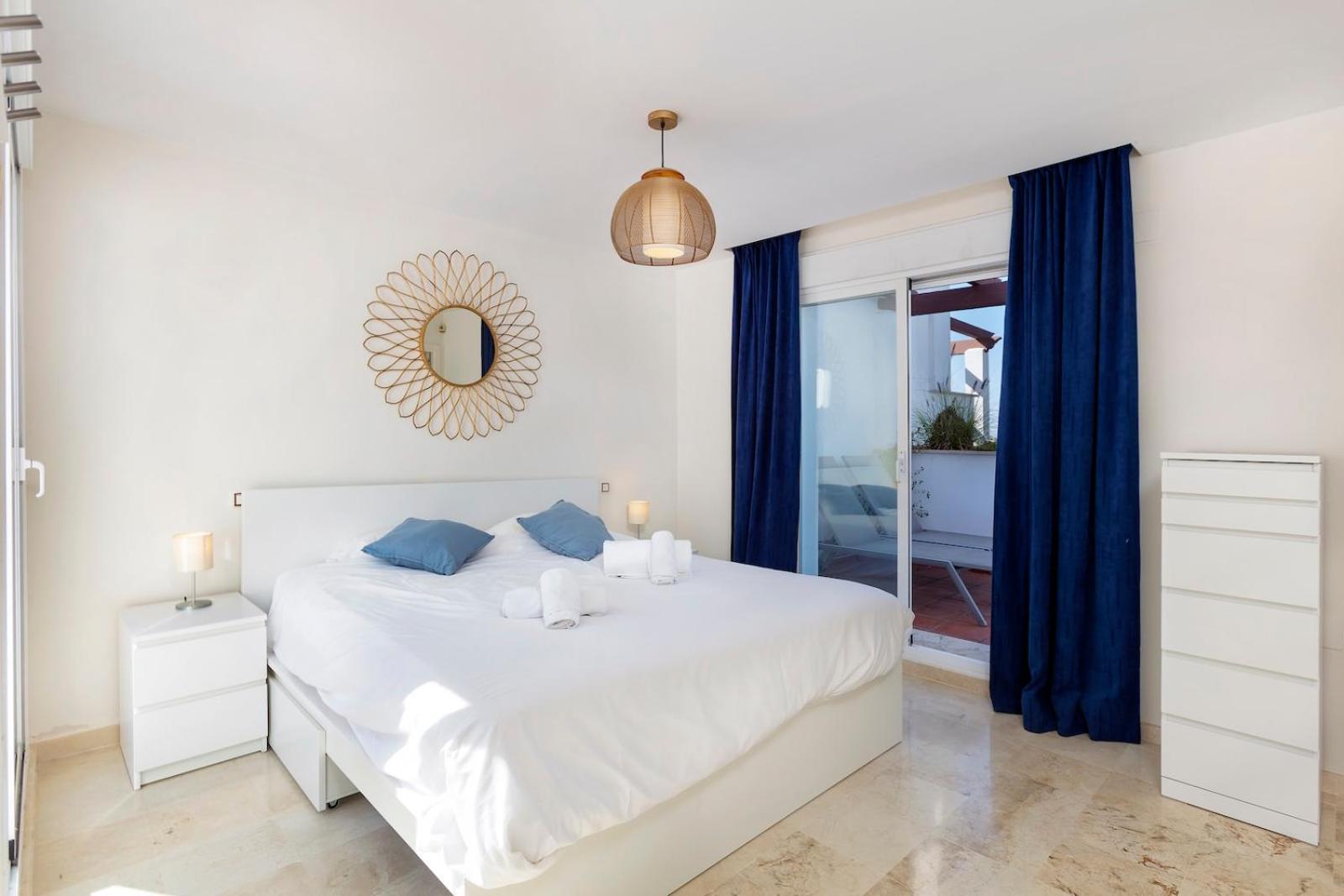 Duplex With Rooftop Terrace Aloha Royal Rdr230 Marbella
